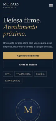 O mesmo projeto demonstrativo, Moraes Advocacia, na tela do celular